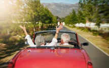 En cette période de vacances, attention aux arnaques en voiture !