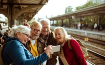 Les seniors français et le tourisme : les principaux chiffres clés à connaître en 2025