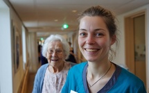 EHPAD : 4 500 soignants recrutés en 2026, ce que ça va changer pour votre proche