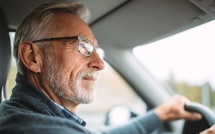 Permis de conduire après 70 ans : ce qui est obligatoire, ce qui ne l'est pas en janvier 2026