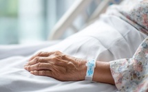 Seniors hospitalisés : ce trouble qui double le risque de décès et de chutes