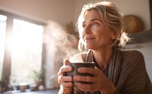 Votre café du matin pourrait protéger votre cerveau — mais seulement si vous évitez cette variante que des millions de Français boivent chaque jour