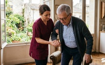 Aide à domicile : à six semaines de la bascule Urssaf, 348 000 retraités ignorent qu'ils peuvent l'éviter
