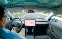 La conduite autonome de Tesla était jugée trop risquée : le ministre des Transports autorise deux essais, et vous gardez le volant de votre voiture