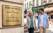 On croyait le notariat à l'abri : 500 offices forcés en deux ans, 35 millions d'euros détournés, et votre argent suit le RIB que le notaire vous envoie